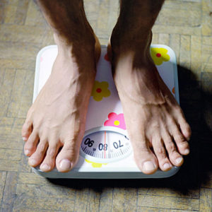man-feet-scale-diabetes-400x400