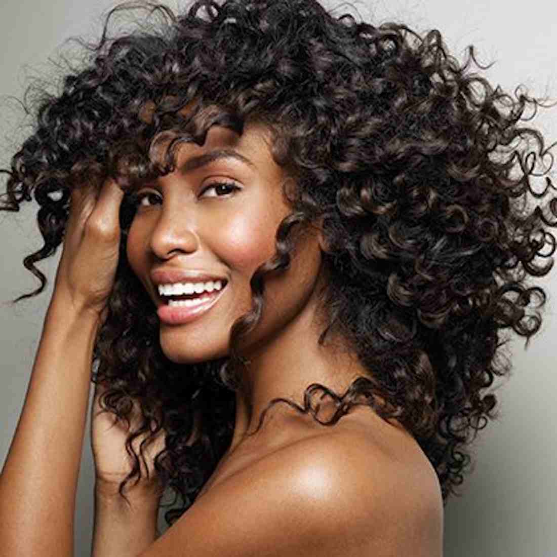 Give your natural boost and prevent it from frizzing with this curly defini...