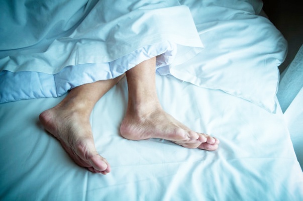 What to Do with Leg Cramps at Night | Healthdigezt.com